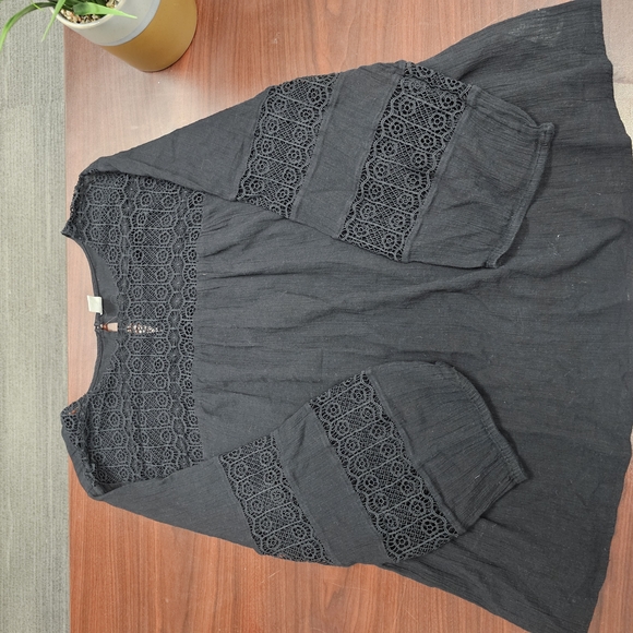 Old Navy Black Women's Blouse with Lace Detail - Picture 3 of 6